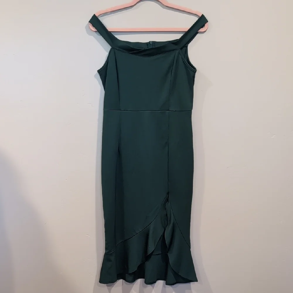 SHEIN Green Sweetheart Off Shoulder Ruffle Hem Midi Dress With Slit Size Medium